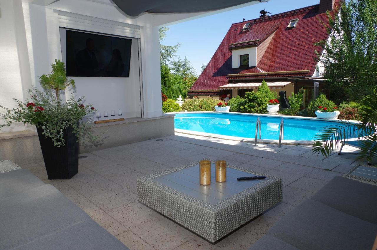 Gaestehaus Gaens - Ferienwohnung Schirgiswalde-Kirschau Ngoại thất bức ảnh